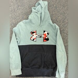 Boys medium Under Armour ColdGear Hoodie